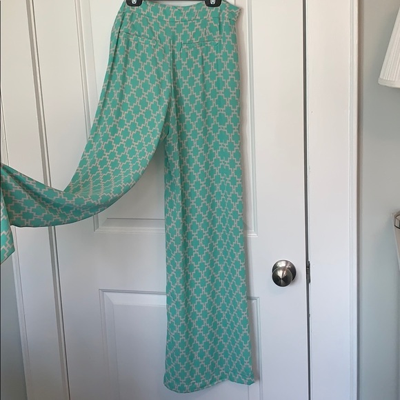 Green patterned Gianni Bini pants - Picture 2 of 3